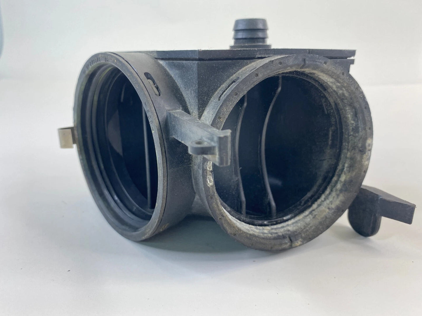 1994-2005 MERCEDES E320 3.2L 98-05 CLK320 MASS AIR FLOW TUBE ELBOW DUCT HOUSING