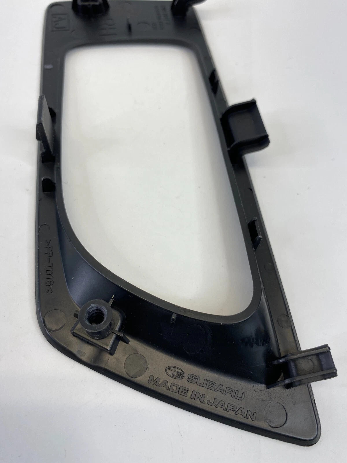 10-14 SUBARU OUTBACK REAR RIGHT SIDE INTERIOR DOOR HANDLE BEZEL 94246AJ02A OEM