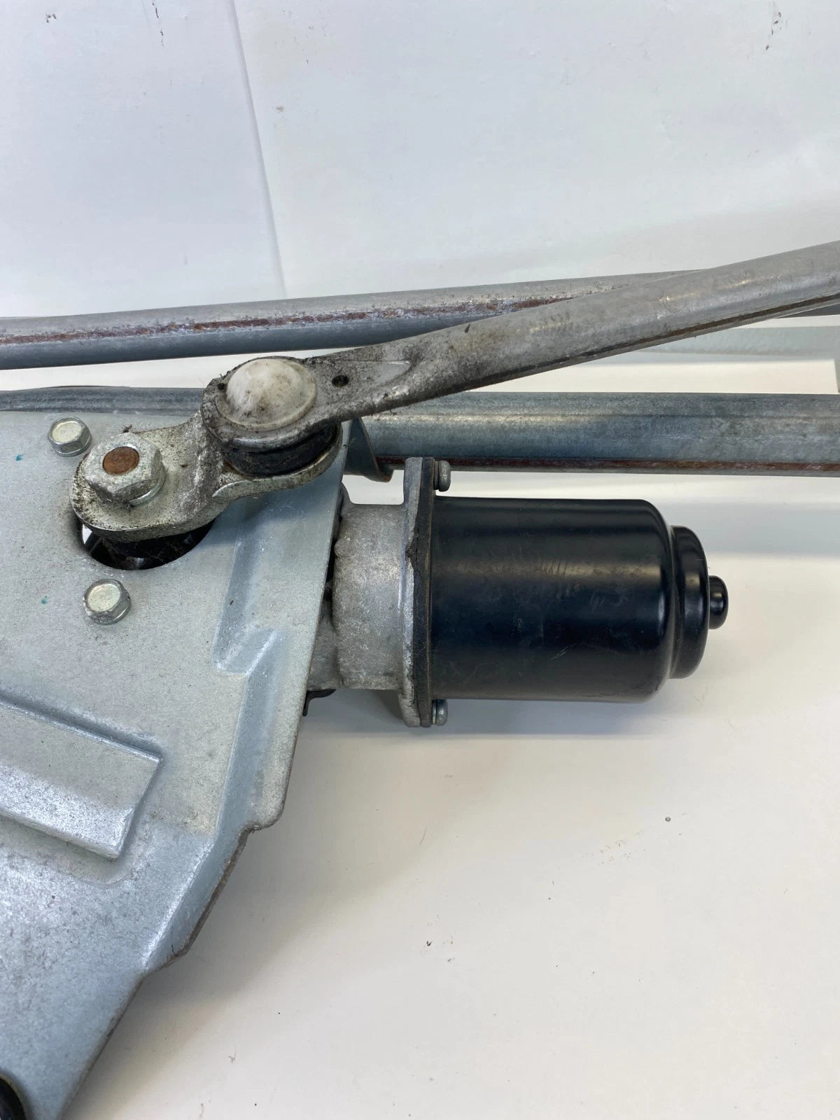 2003-2008 HONDA PILOT FRONT WINDSHIELD WIPER MOTOR ASSY W/ LINKAGE OEM