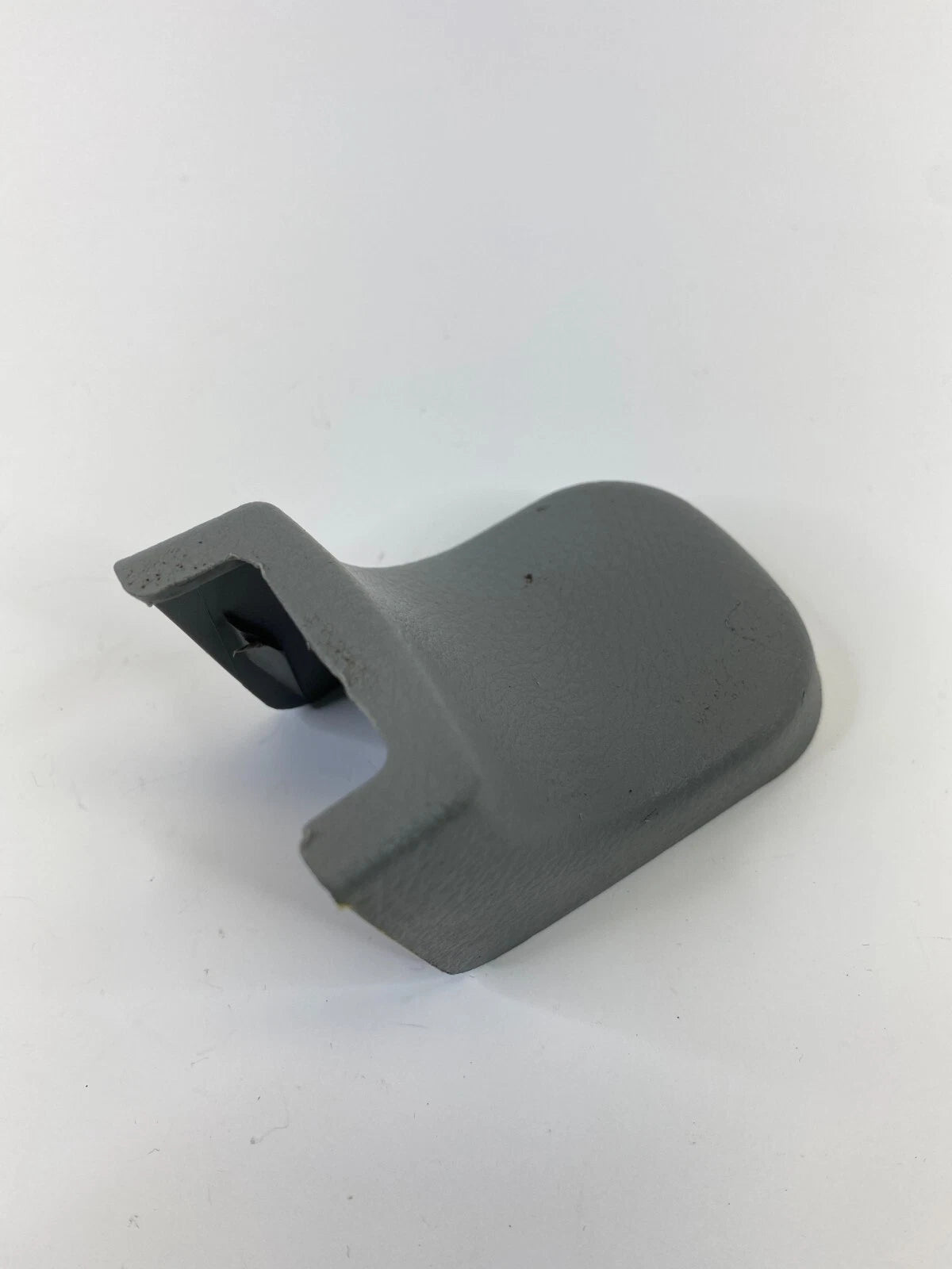 07-09 HYUNDAI SANTA FE FRONT SEAT RAIL TRACK MOUNTING COVER TRIM 88098-2B000 OEM