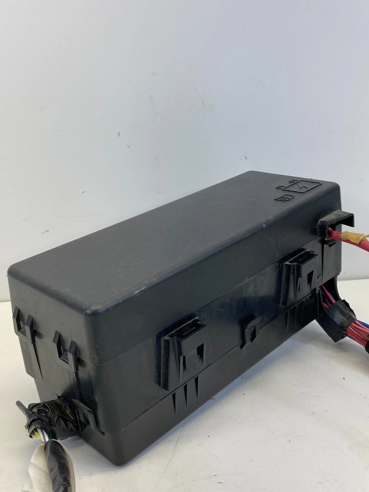 2010 CHRYSLER 300 REAR POWER DISTRIBUTION CENTER FUSE BOX FACTORY 68028014AB OEM