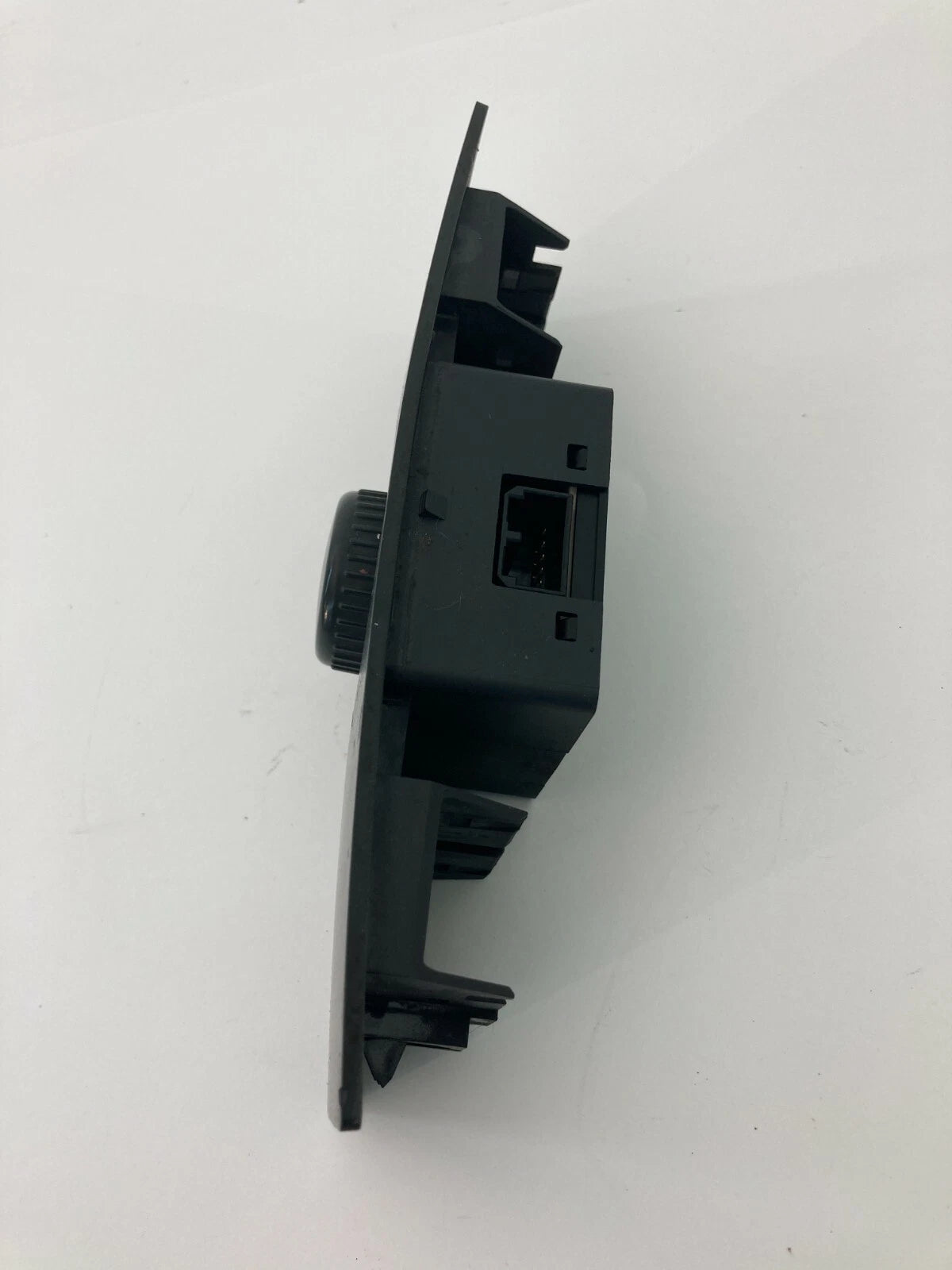 2004 2005 2006 CHRYSLER PACIFICA REAR AC HEATER BLOWER CLIMATE CONTROL SWITCH