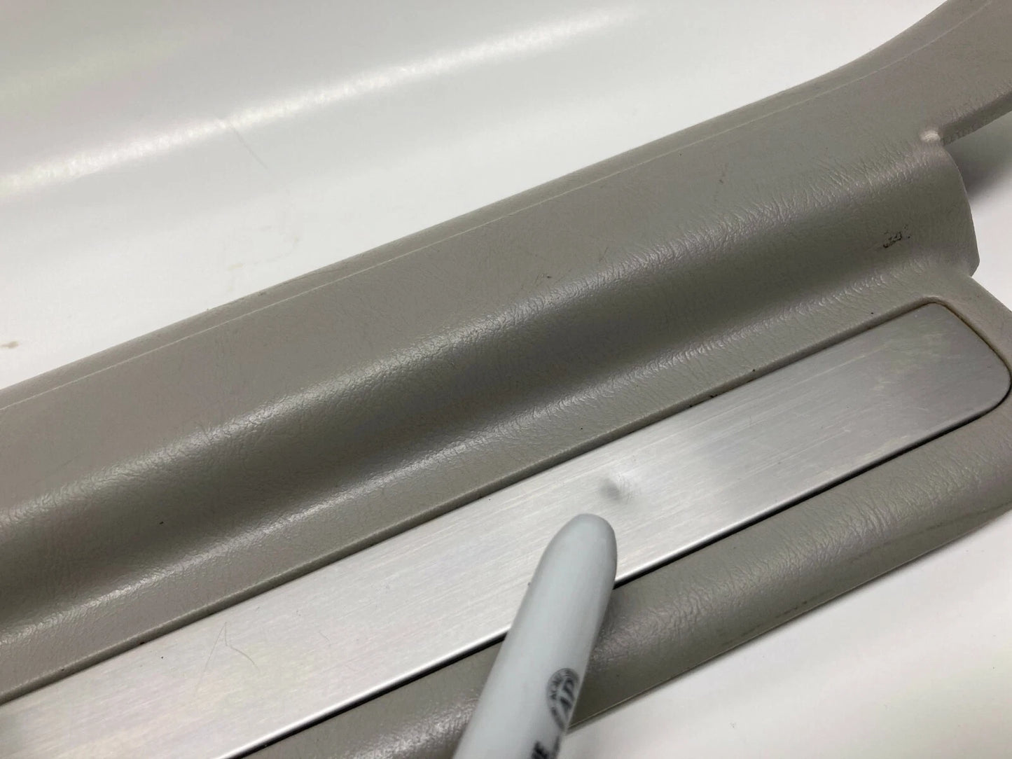 2002 2003 LEXUS ES300 FRONT RIGHT SIDE DOOR SILL SCUFF FLOOR PANEL PLATE 6791333