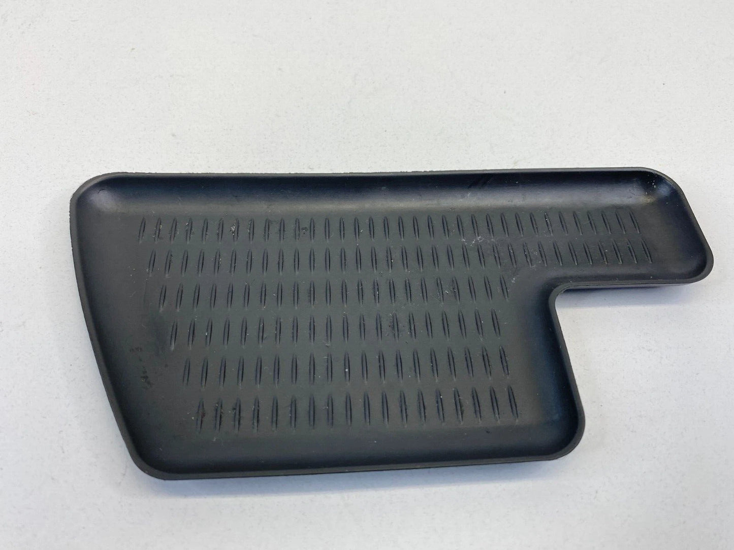 2004-2010 BMW X3 CENTER CONSOLE STORAGE COMPARMENT LINNER RUBBER MAT 3405552 OEM