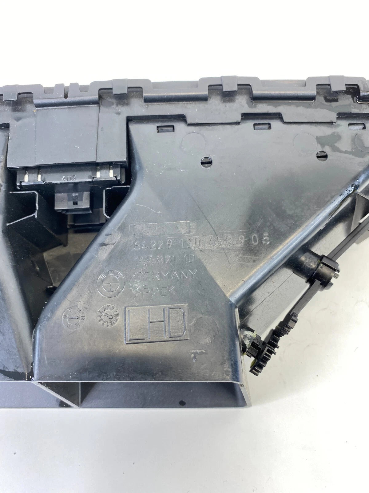 2006 BMW 330XI DASH CENTER DUCT AC AIR VENT GRILLE W/ HAZARD SWITCH 64229130458