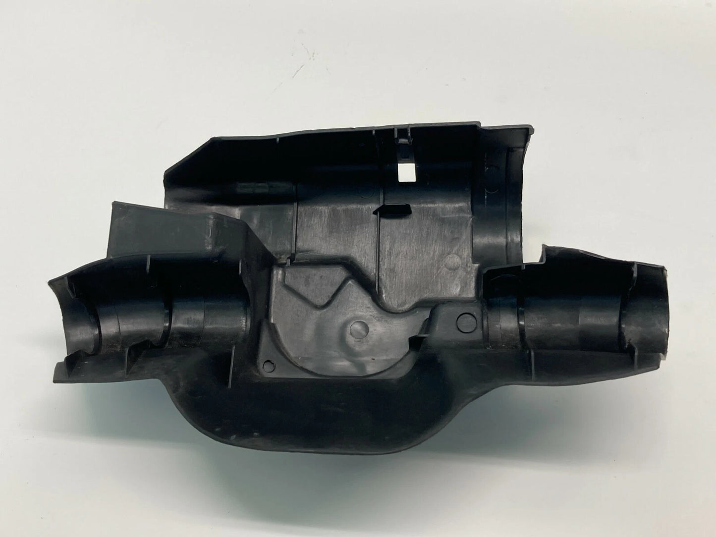 2008 2009 SATURN ASTRA FRONT WINDSHIELD WIPER MOTOR COVER TRIM BEZEL 1390591259