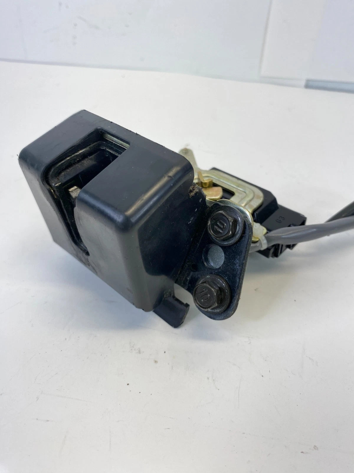 2004-2010 TOYOTA SIENNA MANUAL LIFTGATE LATCH LOCK ACTUATOR HATCH RELEASE OEM