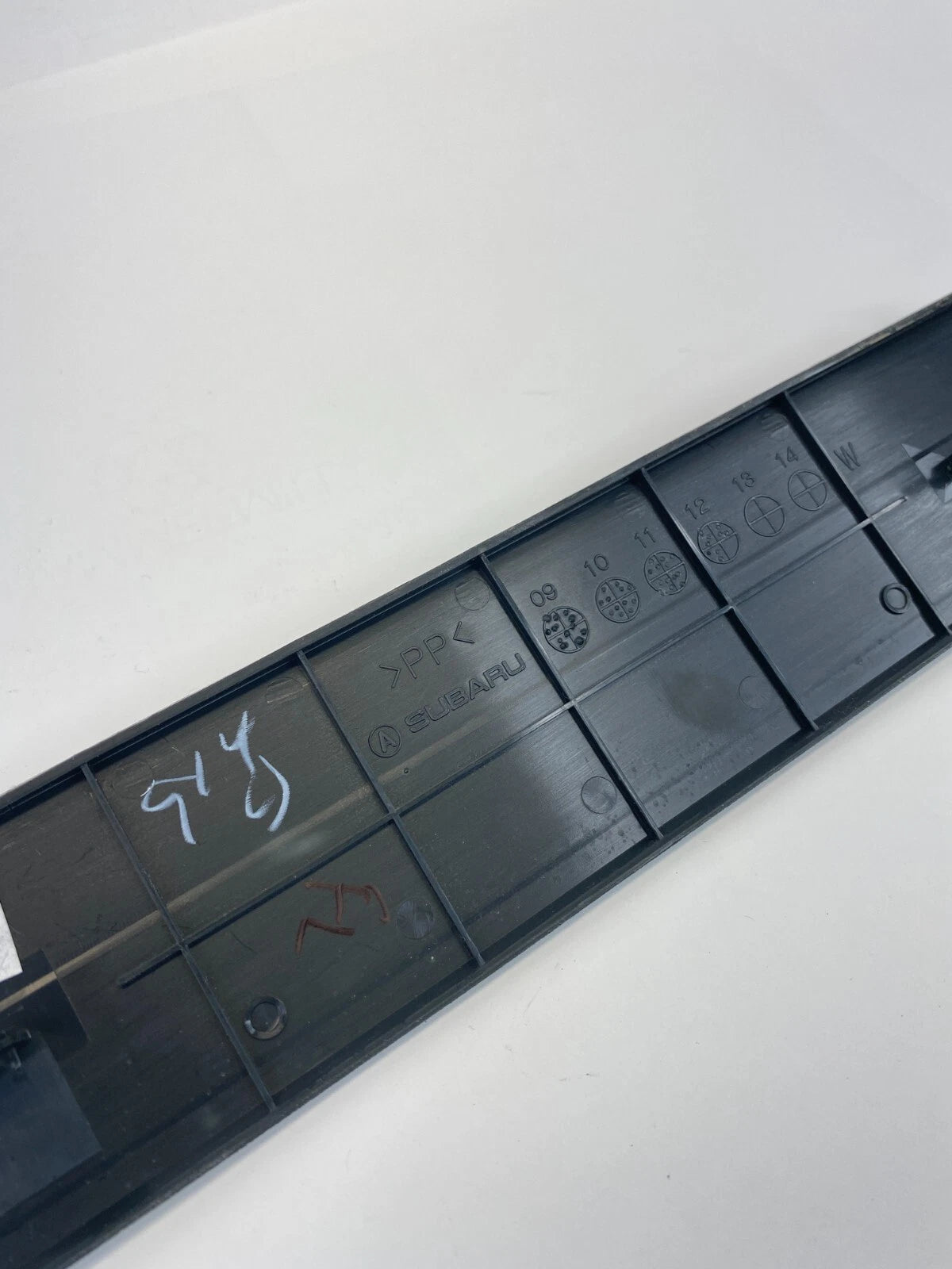 10-14 SUBARU OUTBACK FRONT LEFT DRIVER DOOR SILL SCUFF PLATE COVER 994060AJ12A