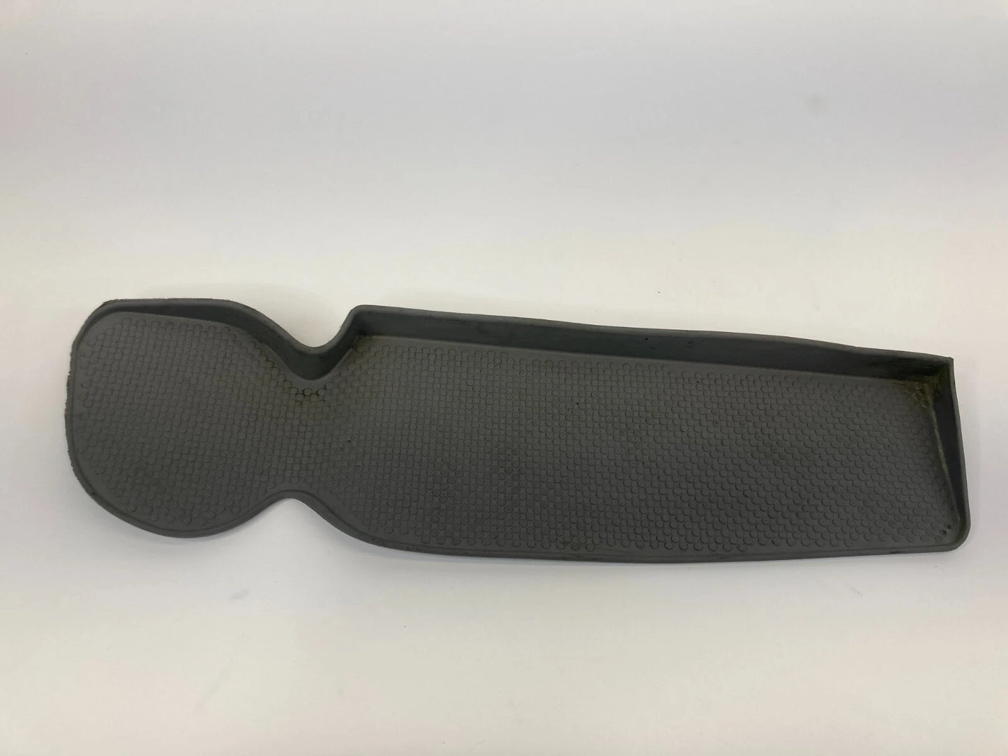 05-07 VOLKSWAGEN JETTA FRONT LEFT DOOR PANEL INSERT MAT RUBBER 1K4-868-133 OEM