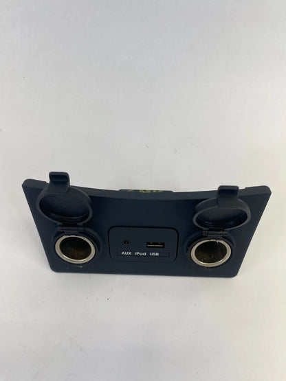 2010-2013 KIA FORTE CONSOLE POWER AUX USB IPOD MEDIA PORT ASSY 84620-1M090 OEM