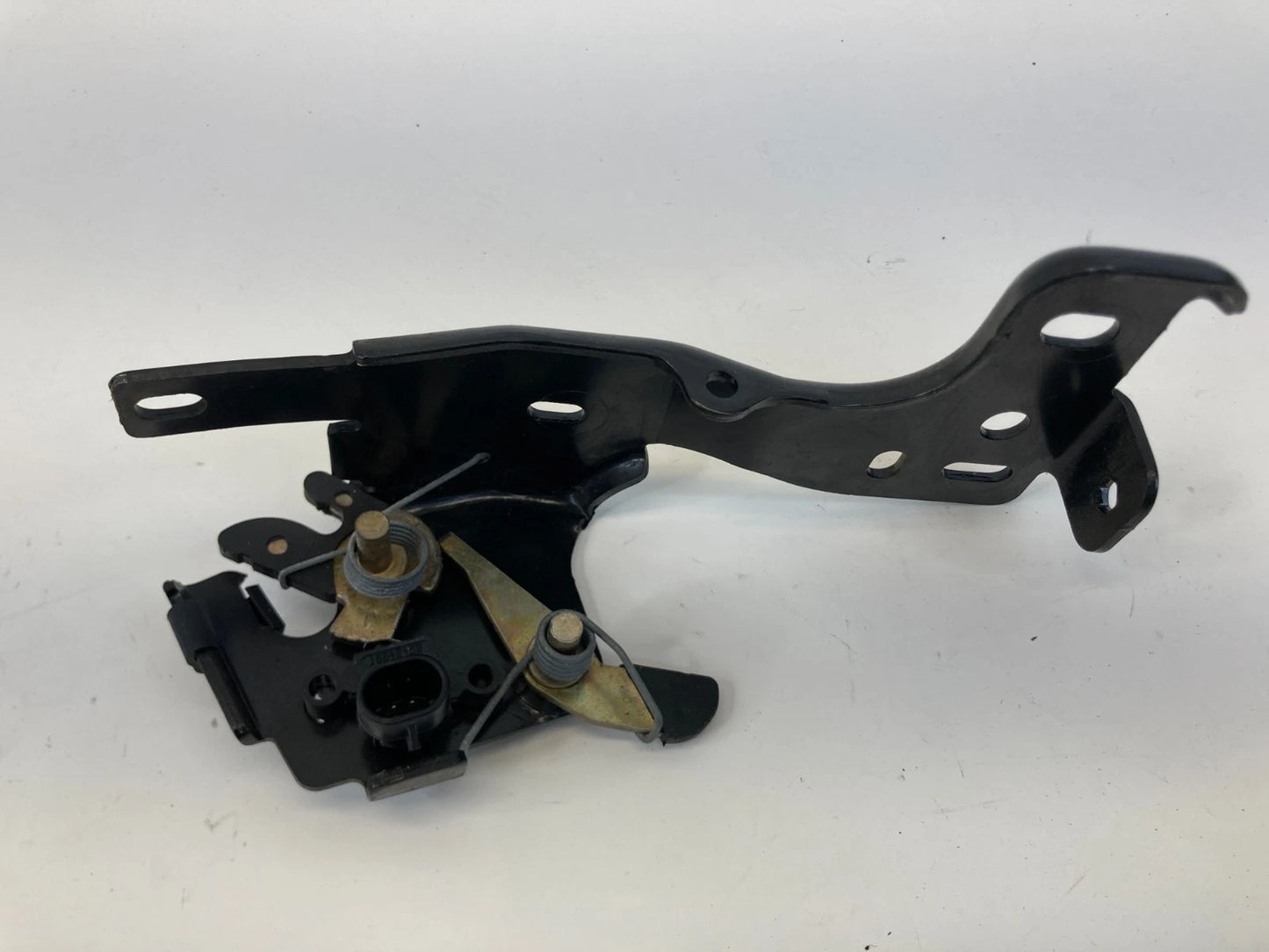 2002-2009 CHEVY TRAILBLAZER LIFT GATE GLASS LATCH RELEASE ACTUATOR 16887553 OEM