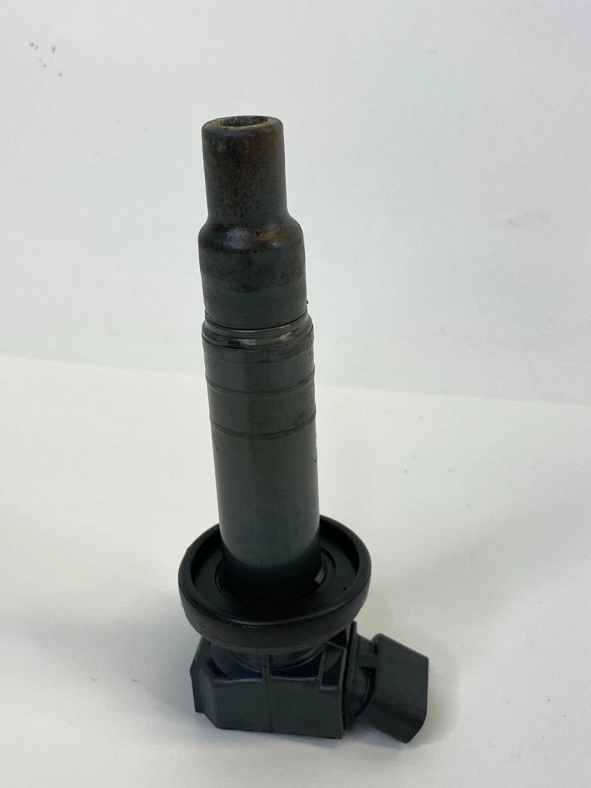 2000-2008 TOYOTA COROLLA 2003-2008 MATRIX 1.8L AT IGNITION COIL 9008019015 OEM