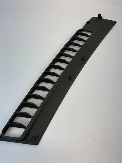 2005-2007 JEEP GRAND CHEROKEE UPPER LEFT DASH DEFROST GARNISH VENT COVER TRIM