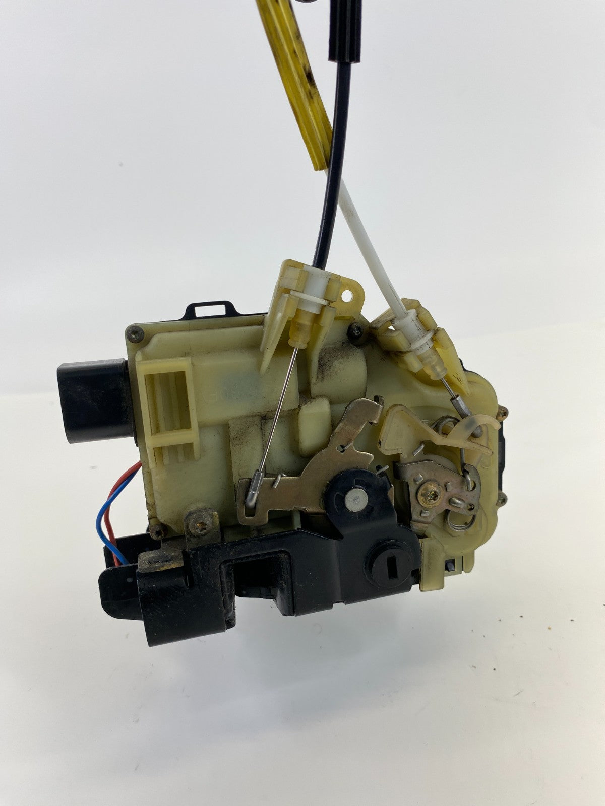 1998-2004 Audi A6 Quattro Rear Right Side Door Latch Release Actuator 4B0839016C