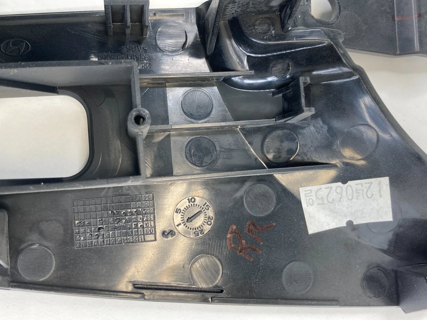 2011-2014 HYUNDAI SONATA REAR RIGHT SIDE DOOR WINDOW SWITCH BEZEL 93581-3S060