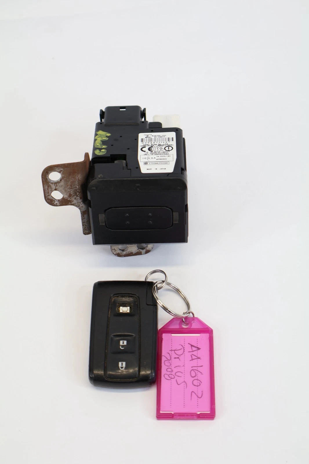 2004-2009 TOYOTA PRIUS IGNITION STARTER KEY HOLDER IMMOBILIZER W/ REMOTE KEY OEM