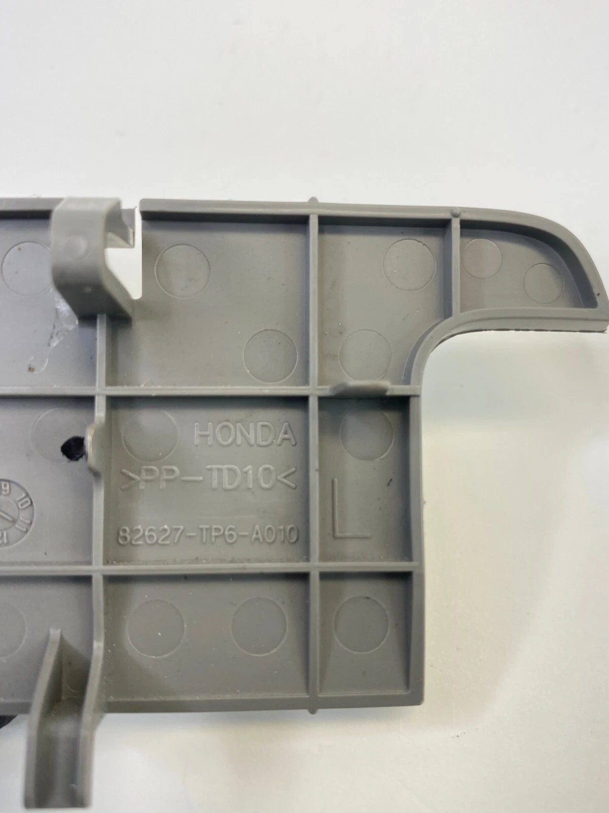 2012-2014 HONDA CR-V CRV REAR LEFT LOWER QUARTER TRIM CAP 82627-TP6-A010 OEM