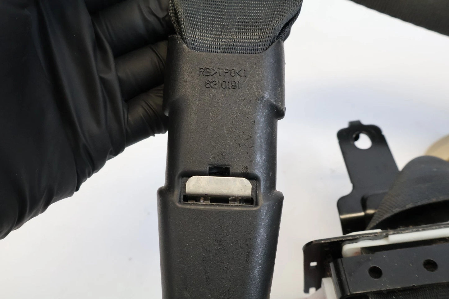 2012-2017 HYUNDAI ACCENT FRONT LEFT DRIVER SEAT BELT RETRACTOR 88870-1R600 OEM
