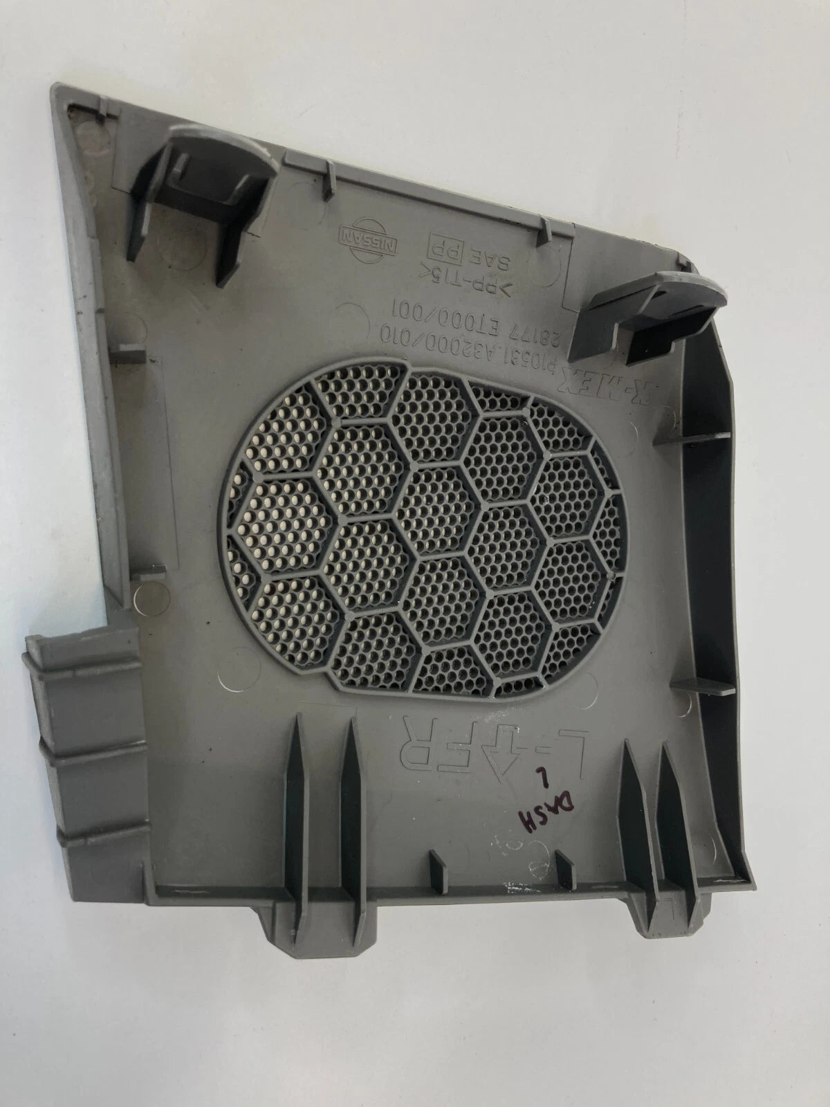 2007-2009 NISSAN SENTRA DASH LEFT SIDE SPEAKER GRILL GRILLE COVER 28177ET000