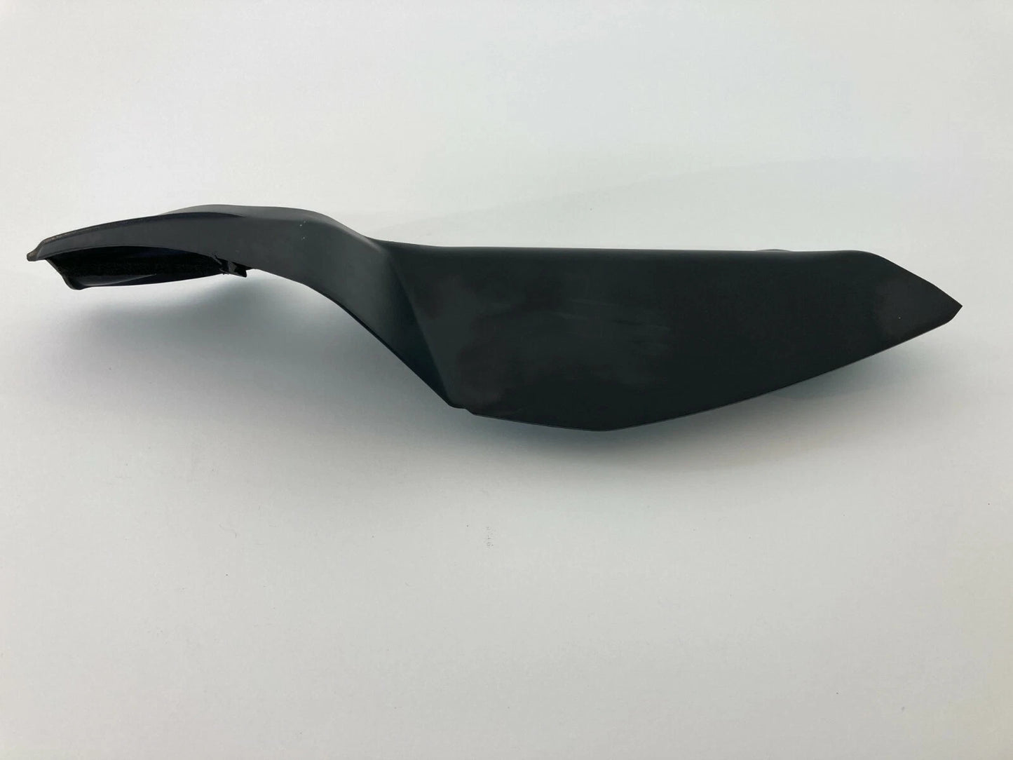 2010-2014 SUBARU OUTBACK REAR RIGHT LIFTGATE TAILGATE TRIM COVER RH 63134AJ00B