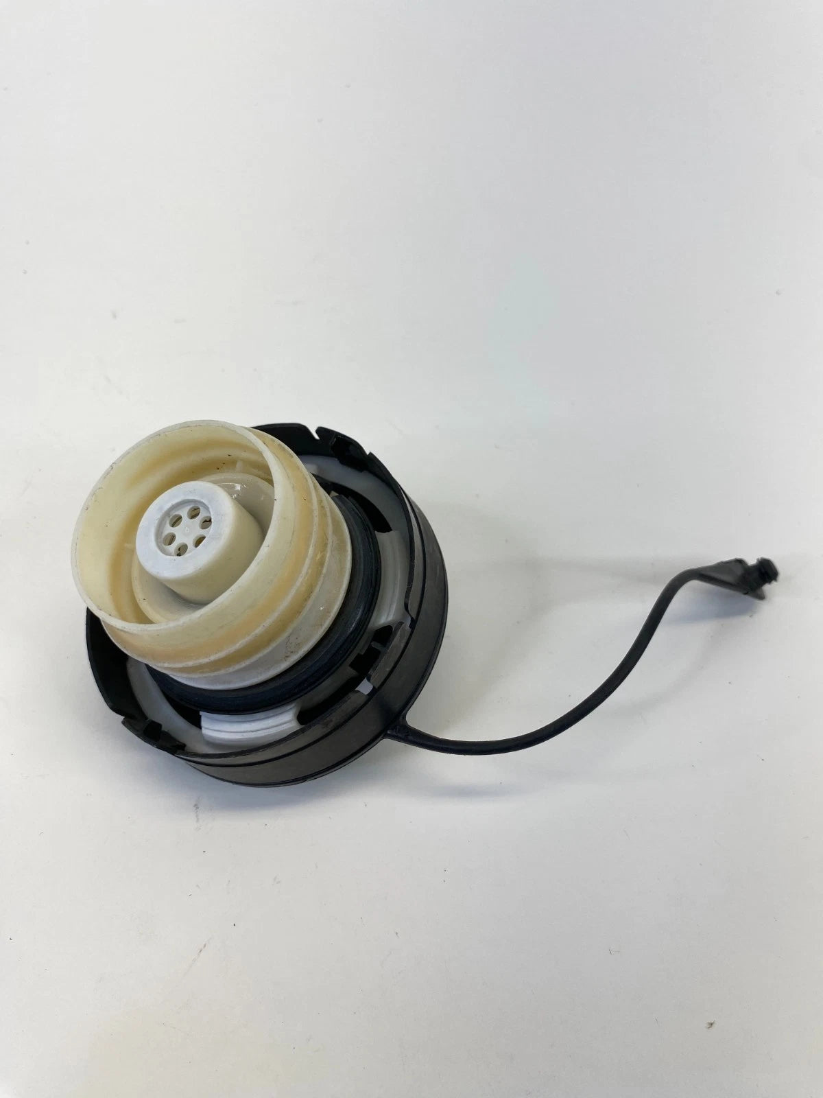 01 02 03 04 05 LEXUS GS300 GS430 LX470 FUEL FILLER GAS TANK COVER CAP OEM