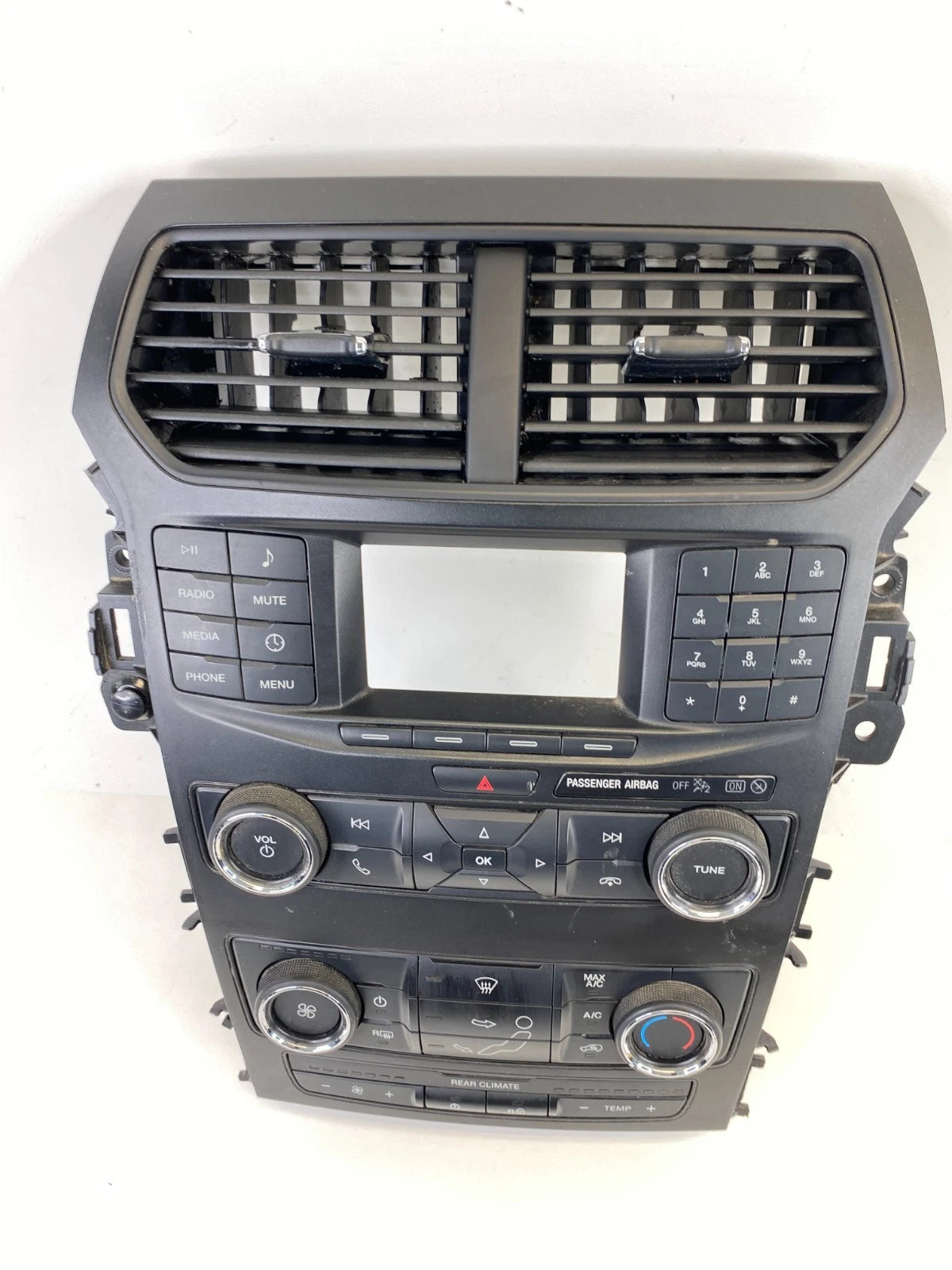 18 19 FORD EXPLORER RADIO & CLIMATE CONTROL TRIM BEZEL W/AIR VENT JB5T-18A802-LB