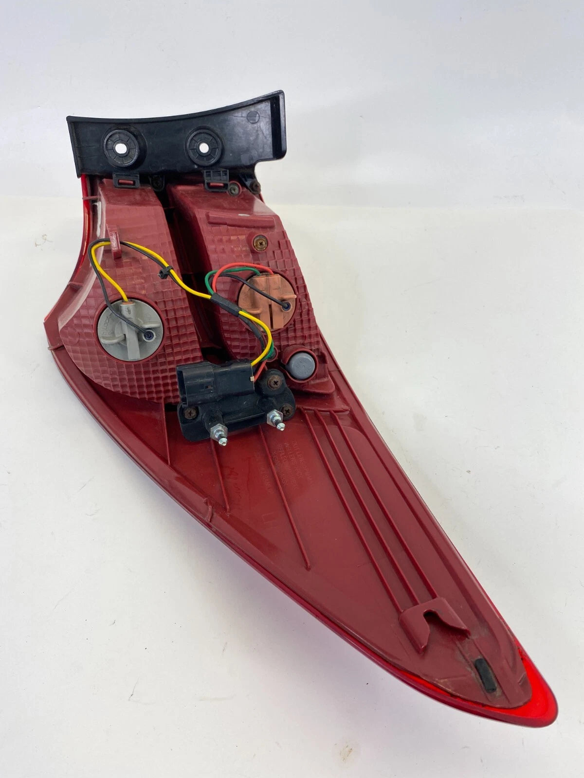 2013-2016 HYUNDAI SANTA FE SPORT REAR LEFT DRIVER OUTER TAIL LIGHT TAILLIGHT OEM