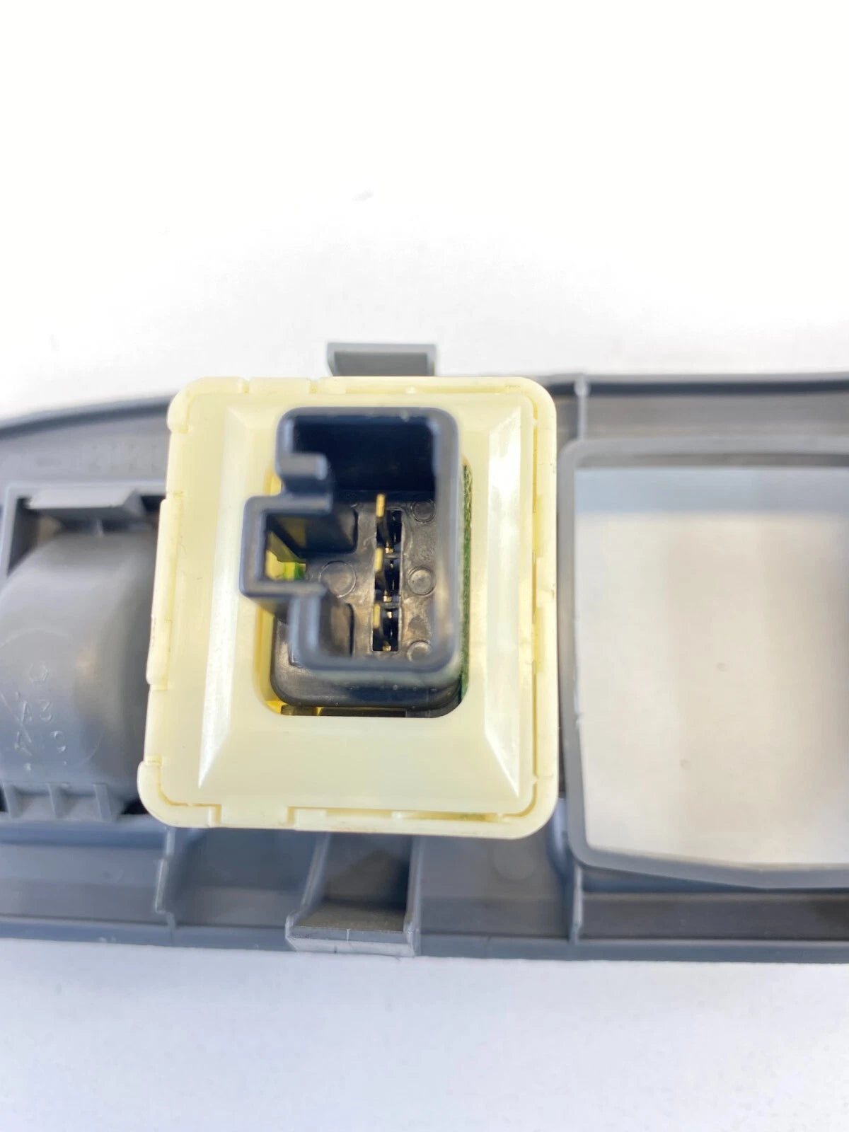 2001-2005 TOYOTA RAV4 DASH MIRROR SWITCH PANEL COVER BEZEL TRIM 55440-42020 OEM