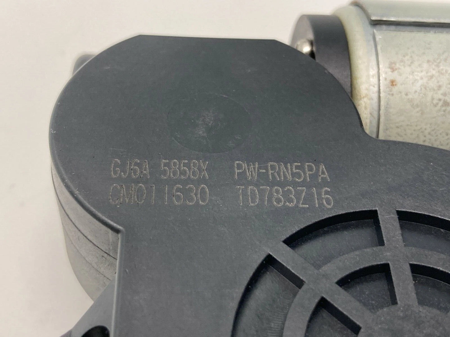 2004-2009 MAZDA 3 MAZDA3 REAR LEFT SIDE DOOR POWER WINDOW MOTOR GJ6A5858X OEM