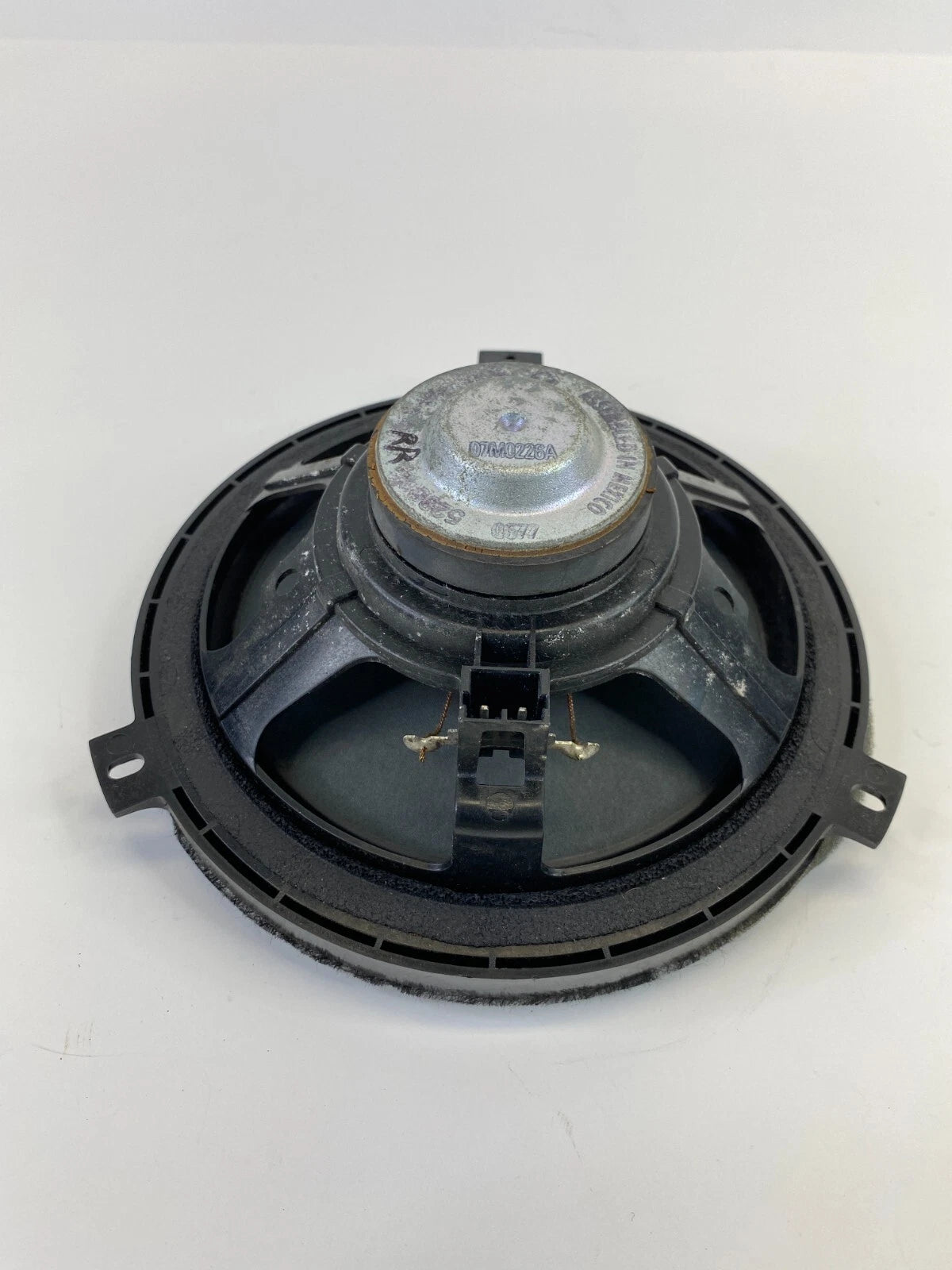 2009-2011 DODGE NITRO REAR RIGHT SIDE DOOR AUDIO SOUND SPEAKER 04714600AB OEM