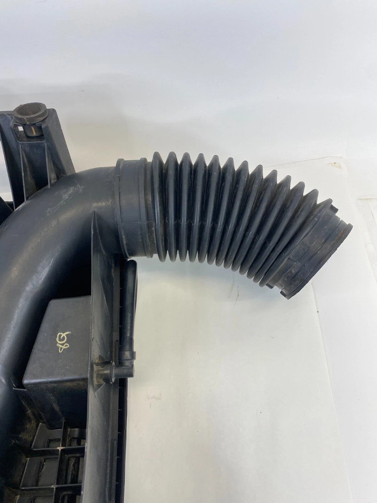 10-17 CHEVROLET EQUINOX 2.4L AIR INTAKE RESONATOR OUTLET DUCT HOSE 20920721 OEM