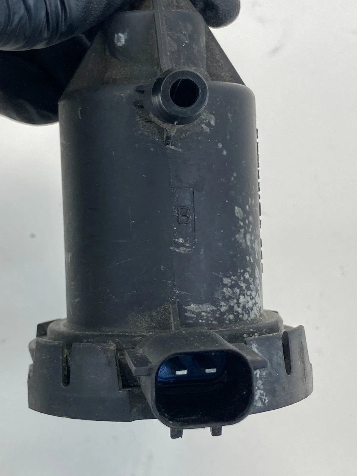 2008-2019 DODGE CHARGER CHYRSLER 300 LINEAR PURGE VALVE 4891738AA OEM