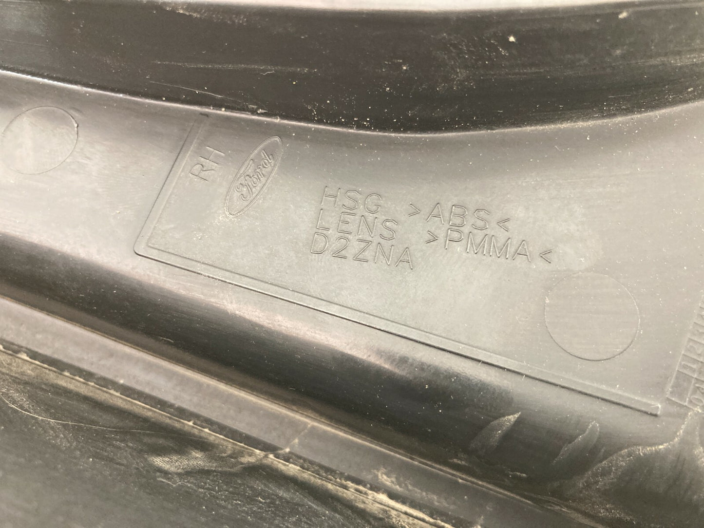 2005-2009 Ford Mustang Right Side Tail Light Taillight Aseembly 6R33-13B504-AH