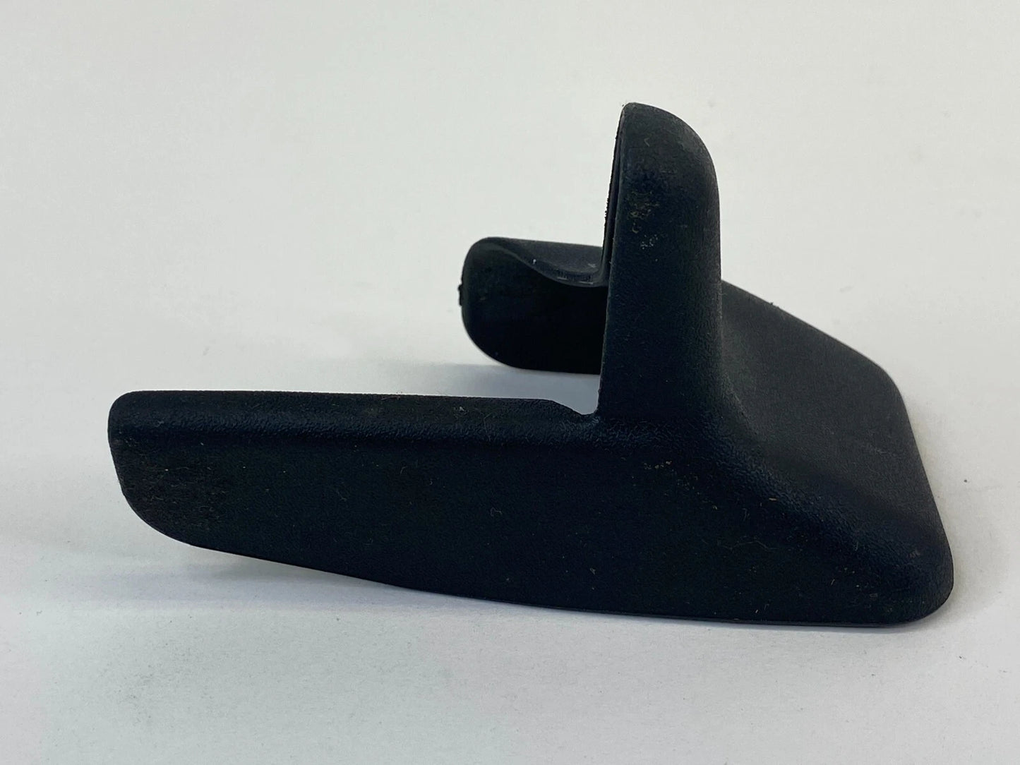 1993-2002 TOYOTA COROLLA RIGHT SEAT TRACK END COVER TRIM CAP 72157-02010 OEM