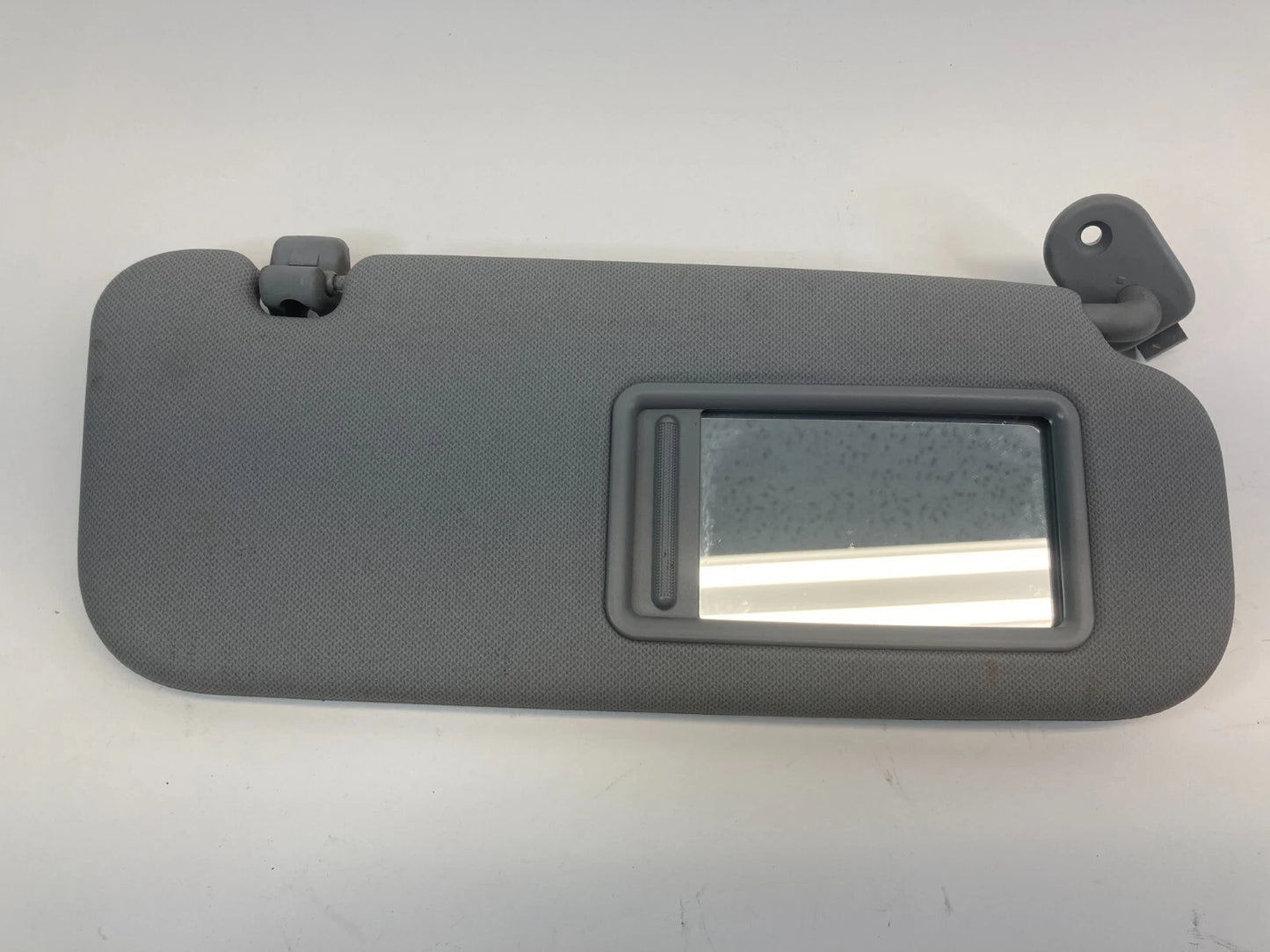 2014-2017 HYUNDAI ACCENT FRONT RIGHT PASSENGER SIDE SUNVISOR SUN VISOR SHADE OEM