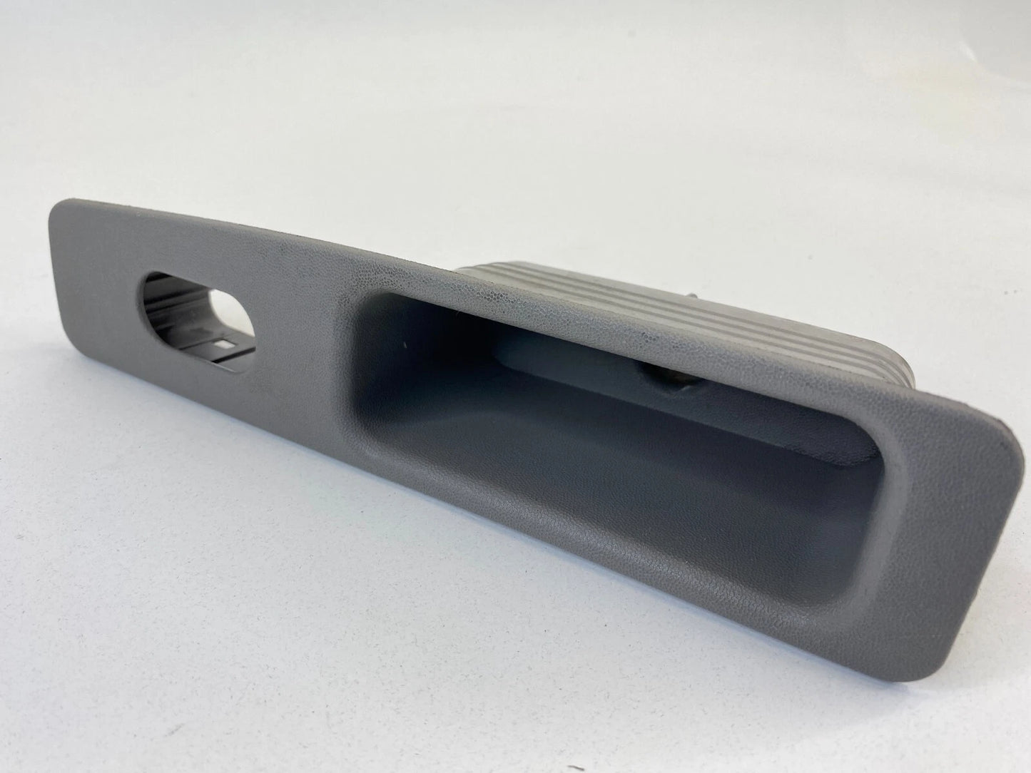2000-2007 FORD TAURUS 00-05 SABLE REAR LEFT DRIVER SIDE WINDOW SWITCH BEZEL OEM