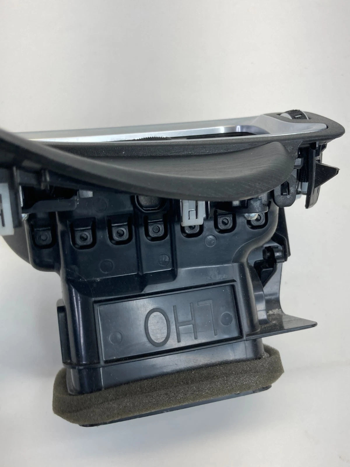 2015-2017 CHRYSLER 200 DASH SPEEDOMETER CLUSTER BEZEL AIR VENT 1UY51TRMAA OEM