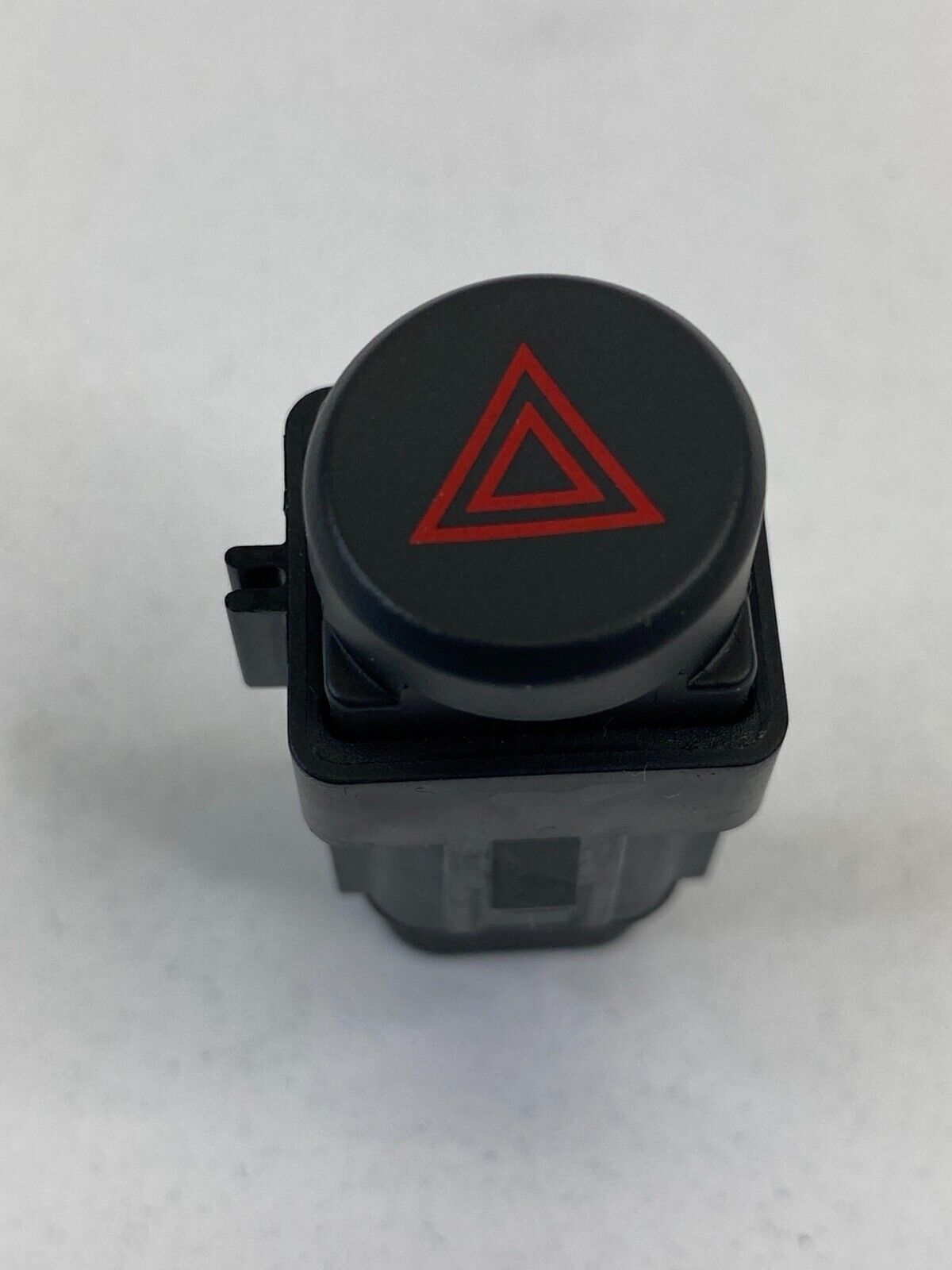 2008-2012 Chevrolet Malibu Front Center Dash Hazard Light Switch Button Assembly