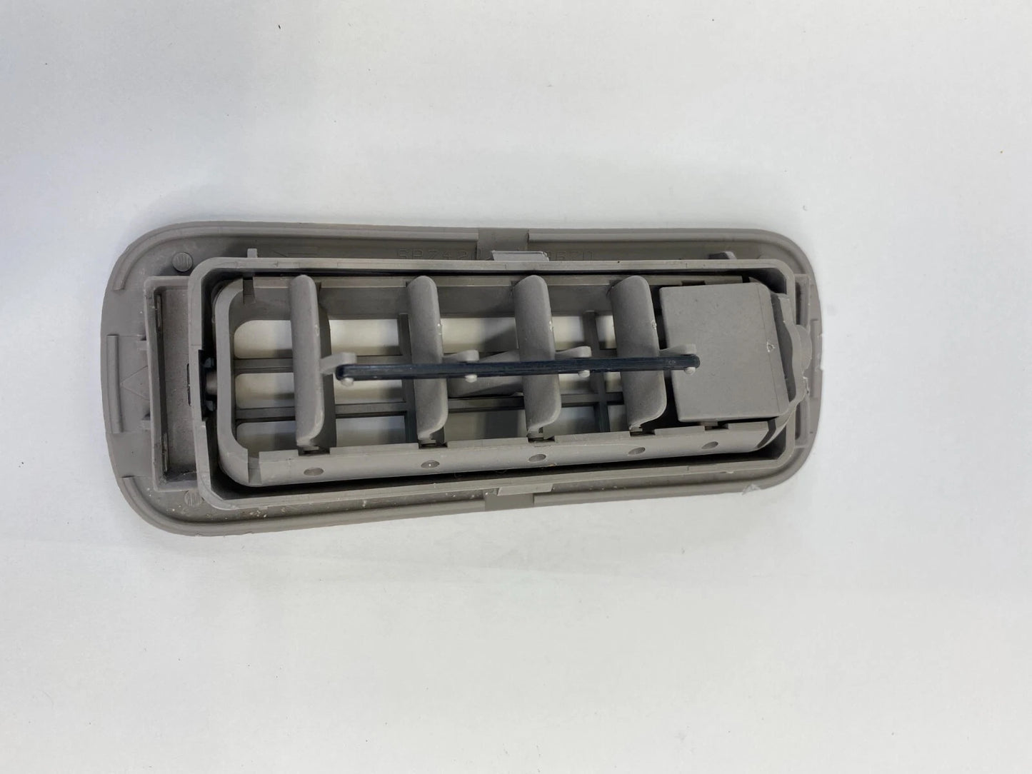 2001-2007 TOYOTA SEQUOIA REAR RH ROOF AC AIR VENT GRILLE GREY OEM 88570-0C010