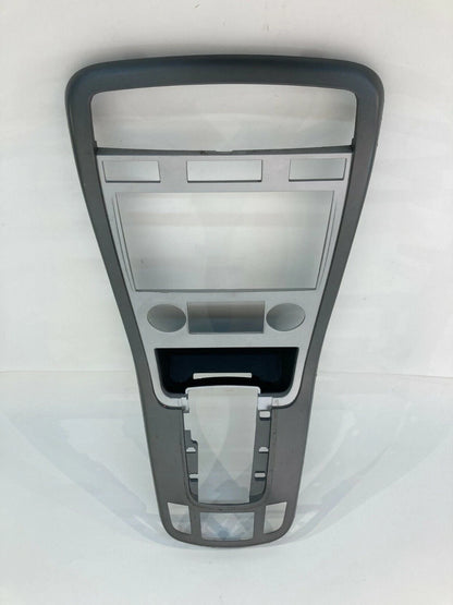 08 09 CHEVROLET EQUINOX LS CENTER DASH RADIO SHIFTER CLIMATE BEZEL TRIM SILVER