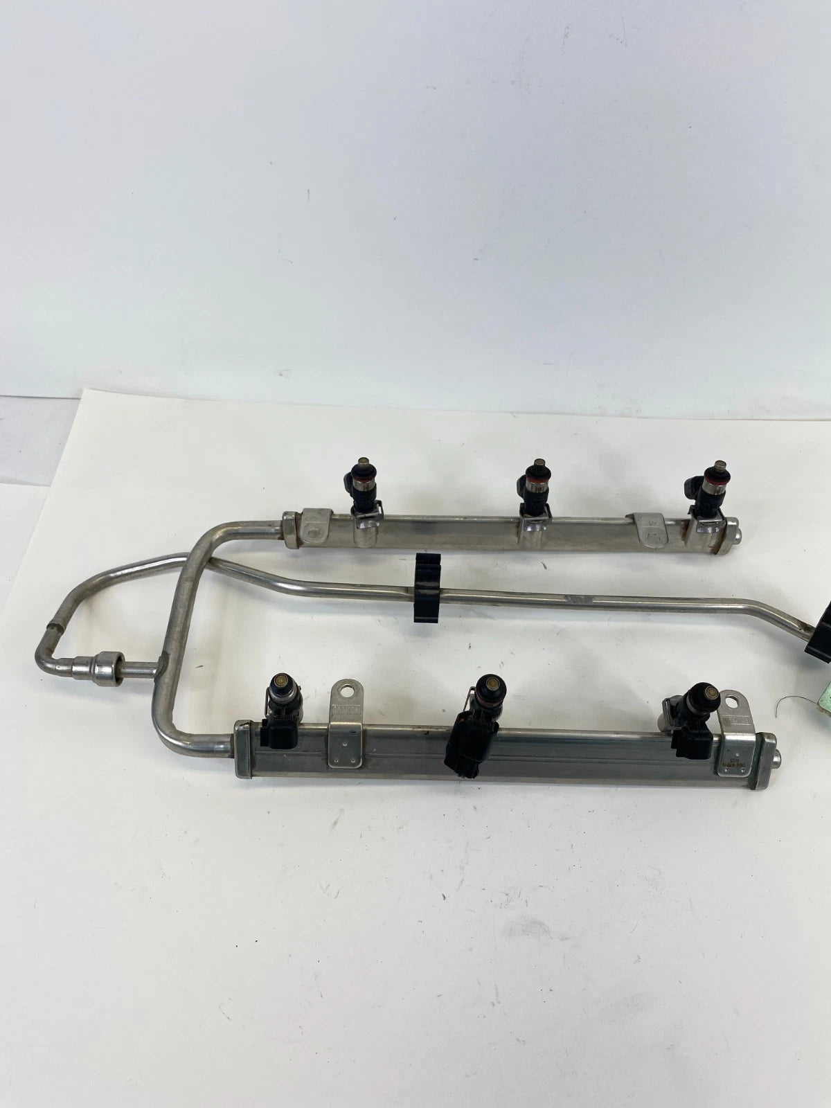 2013-2019 FORD FLEX 3.5L ENGINE FUEL SUPPLY INJECTOR INJECTION RAIL W/ LINE OEM