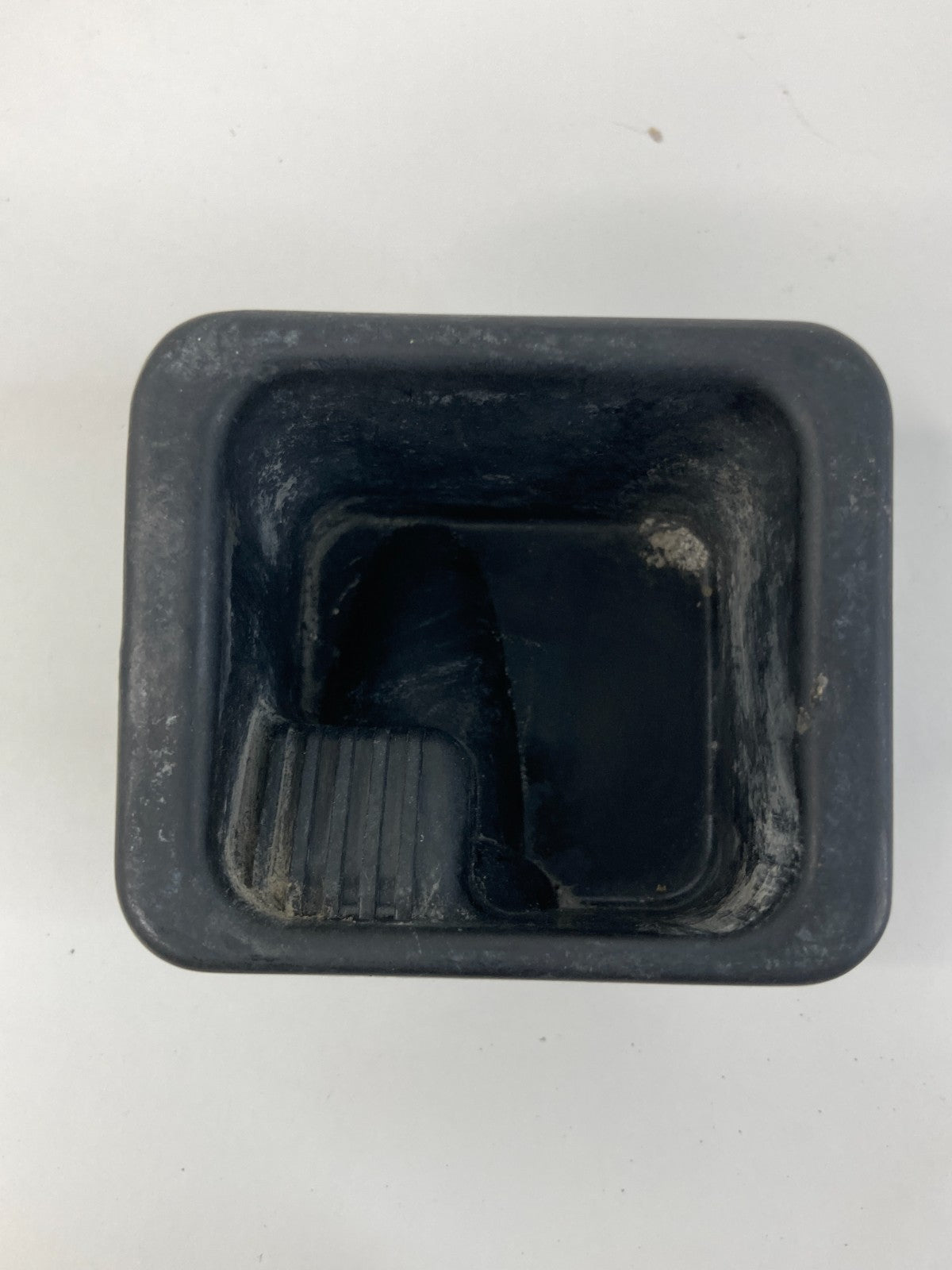 2000-2002 Chevrolet Camaro Front Center Console Ashtray Storage 10211290 OEM