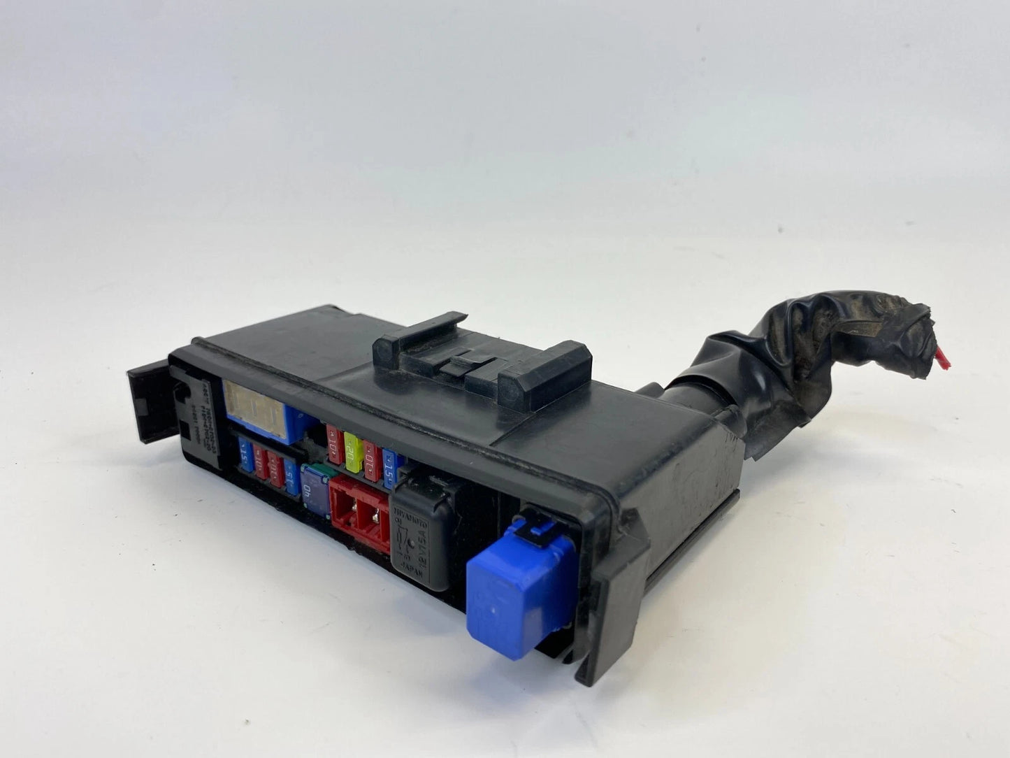 2007 2008 INFINITI G35 3.7L 4WD ENGINE COMPARTMENT FUSE BOX RELAY JUNCTION BLOCK