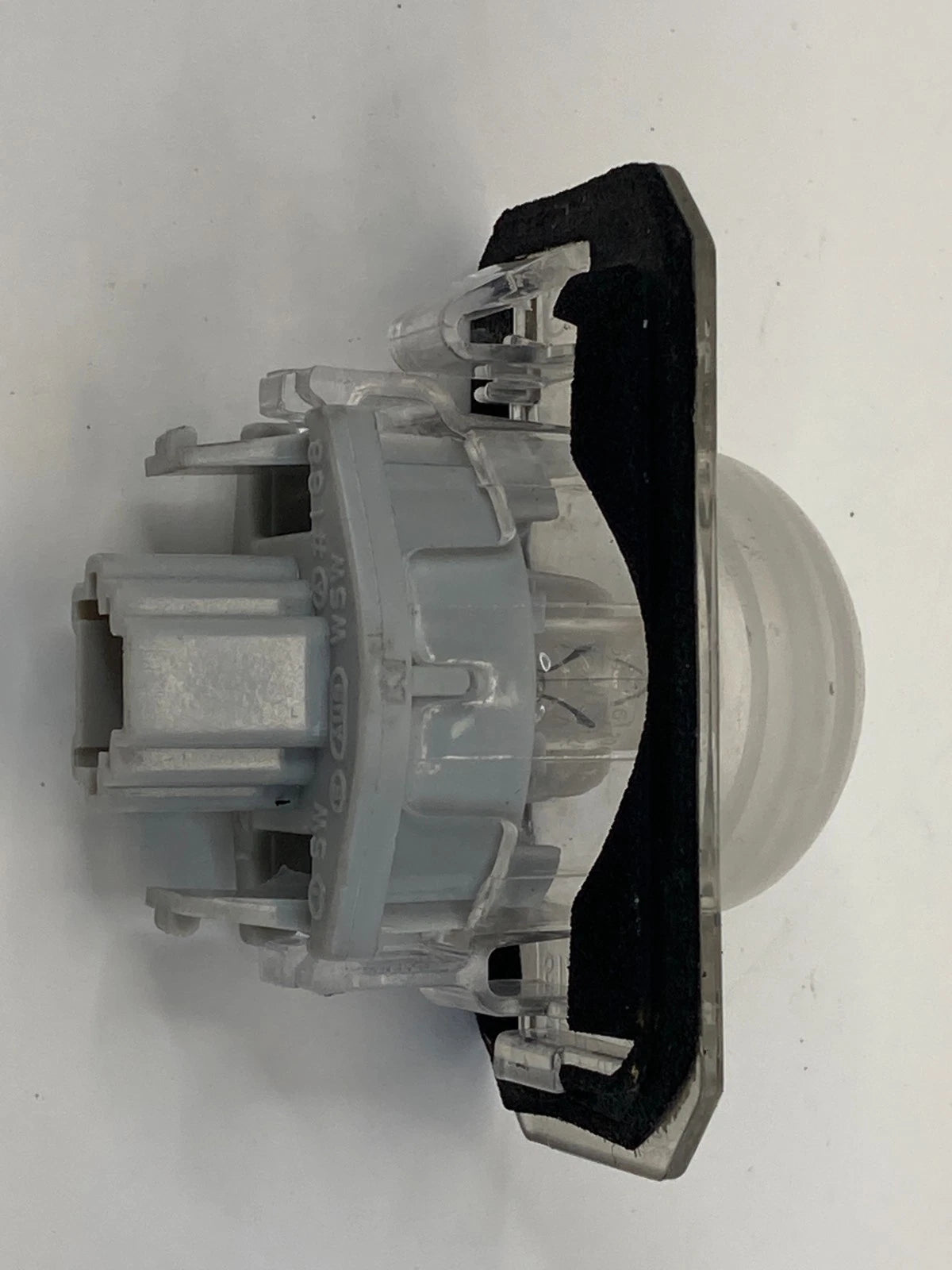 2001-2011 HONDA CIVIC REAR TRUNK LICENSE PLATE LIGHT HOUSING ASSEMBLY OEM E44057
