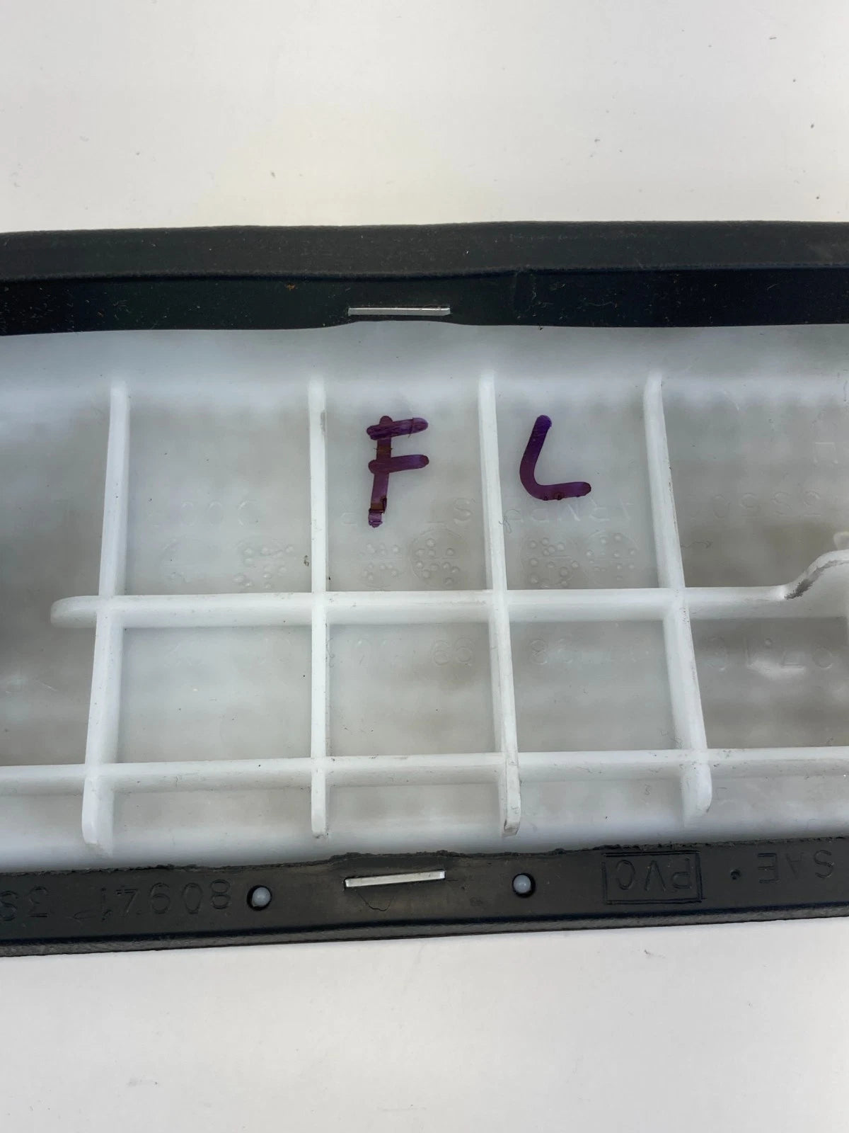 2000-2004 NISSAN XTERRA FRONT LEFT SIDE DOOR PANEL ARMREST ARM REST 80941-3S500