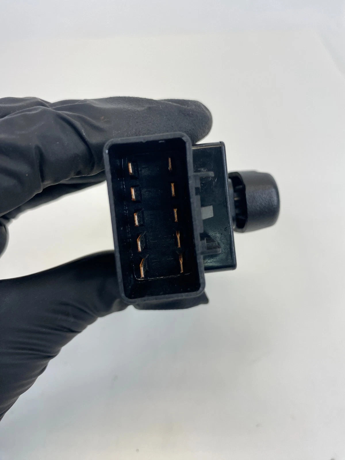 10-16 Cadillac SRX 10-13 Buick LaCrosse Front Right Seat Adjust Switch 25974715