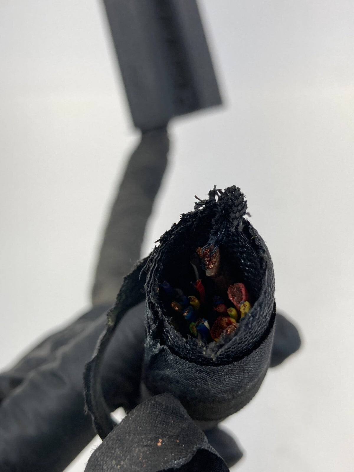 2006 2007 BMW 530xi 3.0L L6 AT ABS Anti Lock Brake Pump Connector Plug Relay OEM