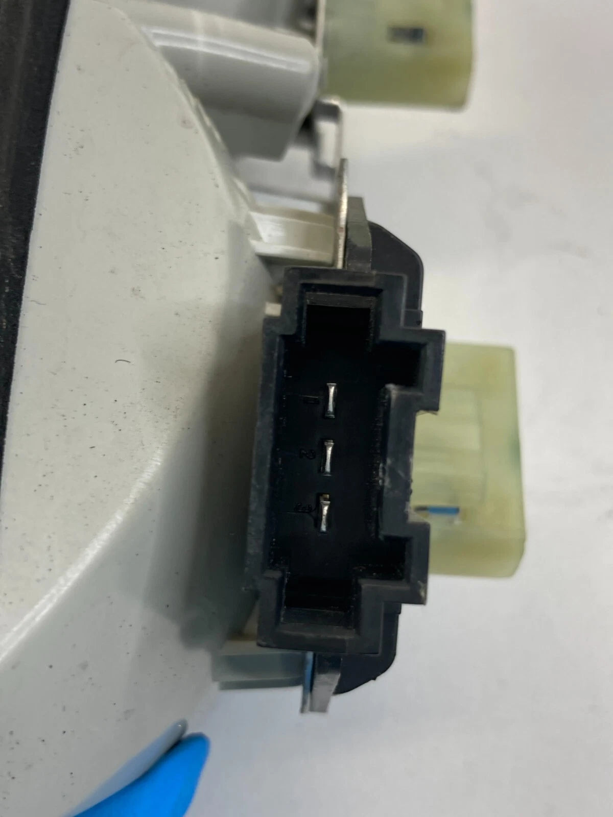 99-03 MERCEDES-BENZ CLK430 REAR LEFT INNER TRUNK TAILLIGHT LAMP 2088201164 OEM