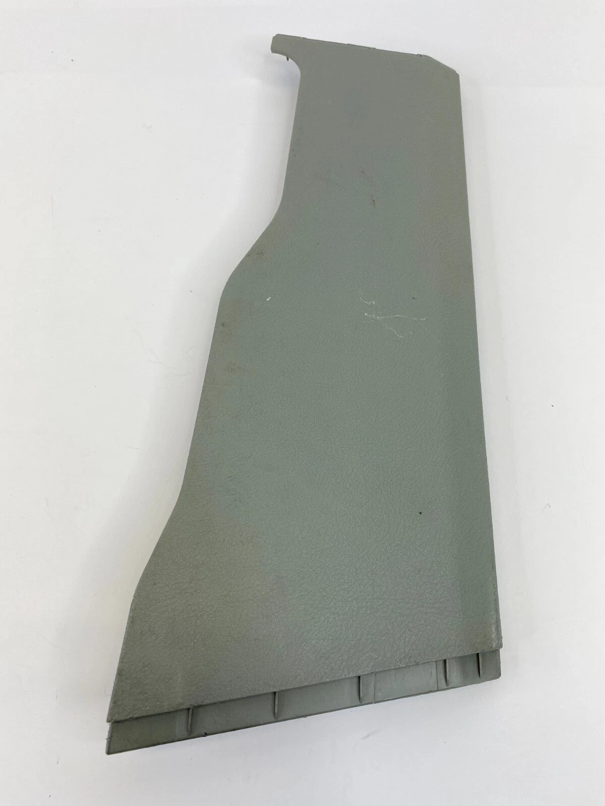 05-10 HONDA ODYSSEY FRONT RIGHT SEAT RISER OUTER COVER CAP TRIM 81116-SHJ-A010