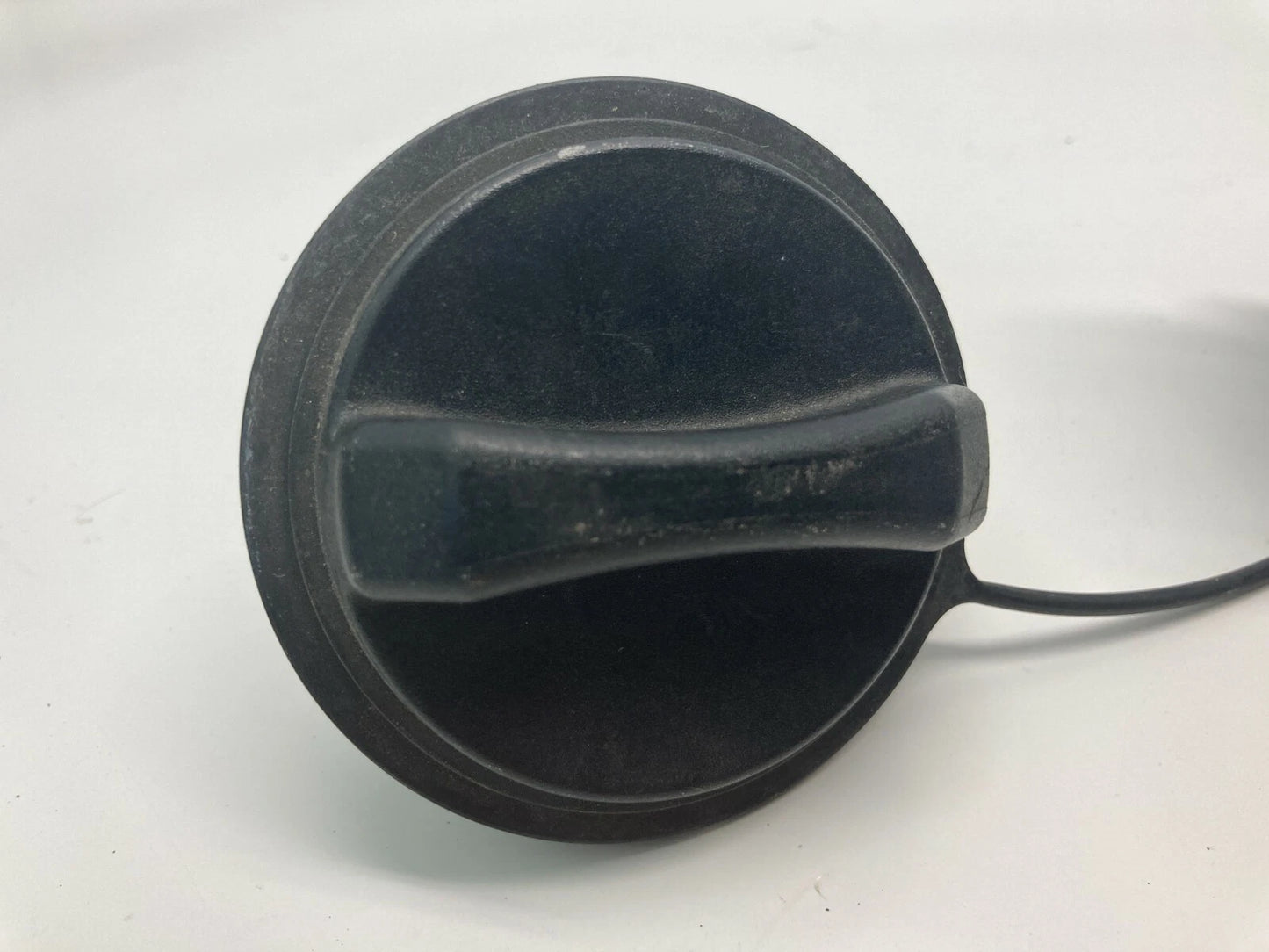 2004 2005 2006 MAZDA 3 SEDAN FUEL FILLER DOOR GAS LID COVER ASSEMBLY OEM